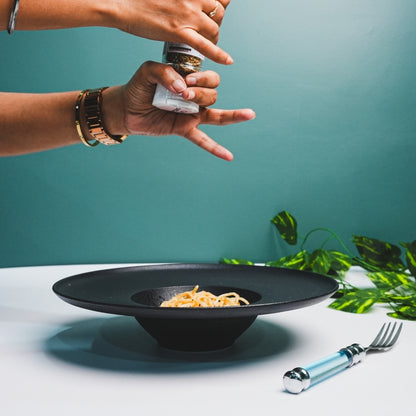 BLACK SPAGHETTI/PASTA PLATE